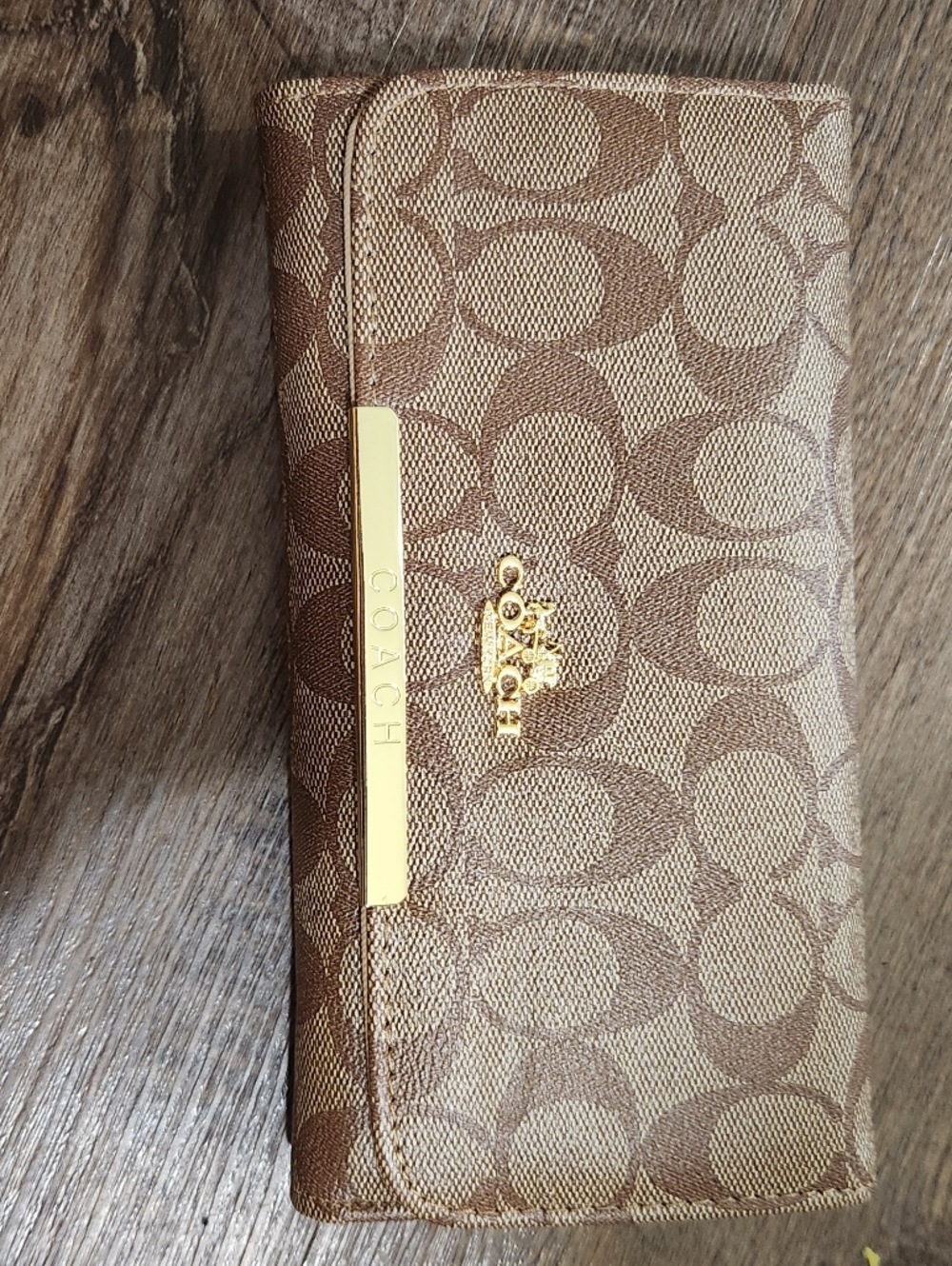 Coach Signature Continental Wallet in Tan/Brown with Gold Plaque